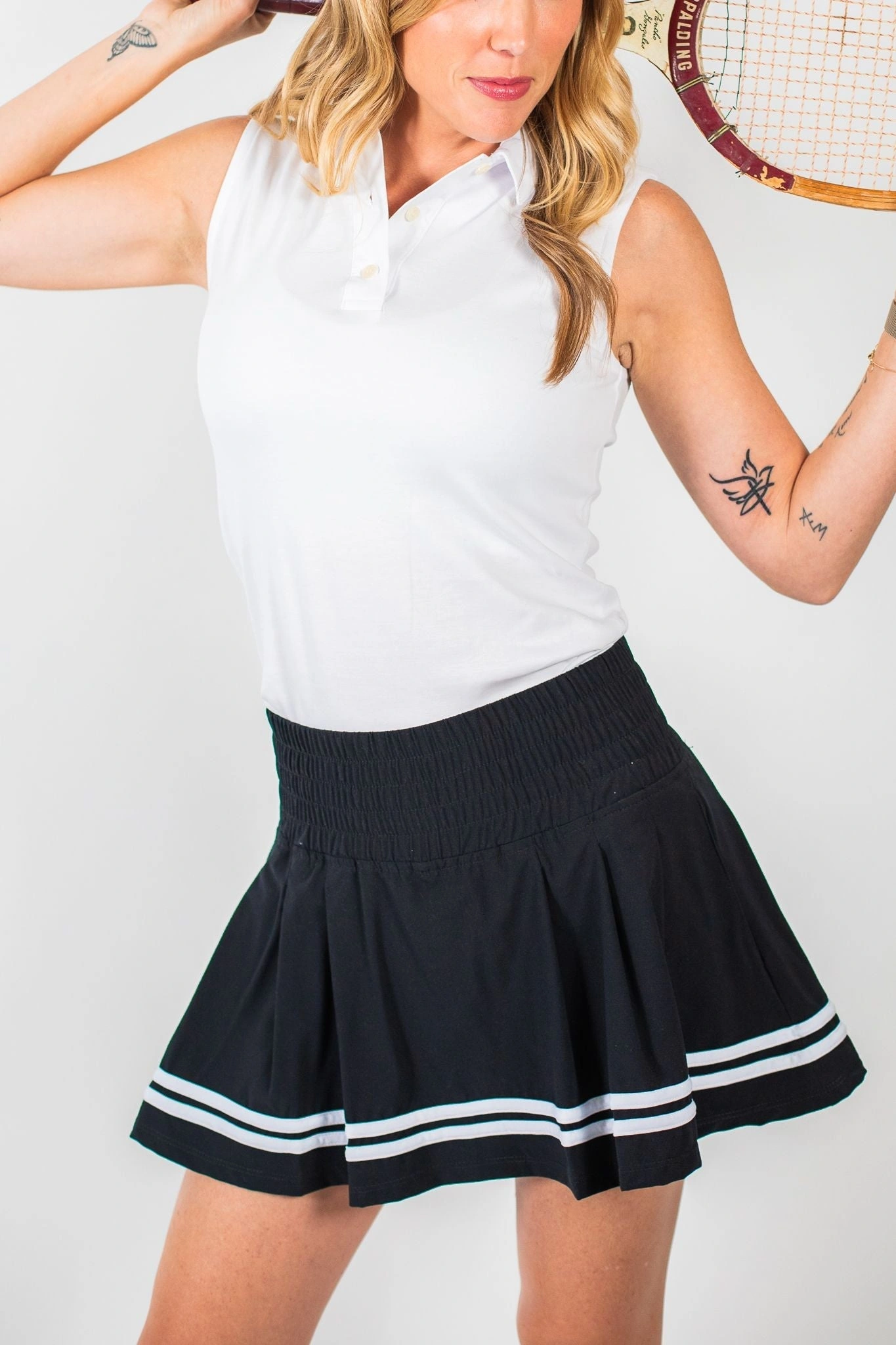 Amanda Top: Dein Sommer-Must-Have! Schlicht, stilvoll, einfach unschlagbar. Klassiker reborn - hol dir jetzt deinen!